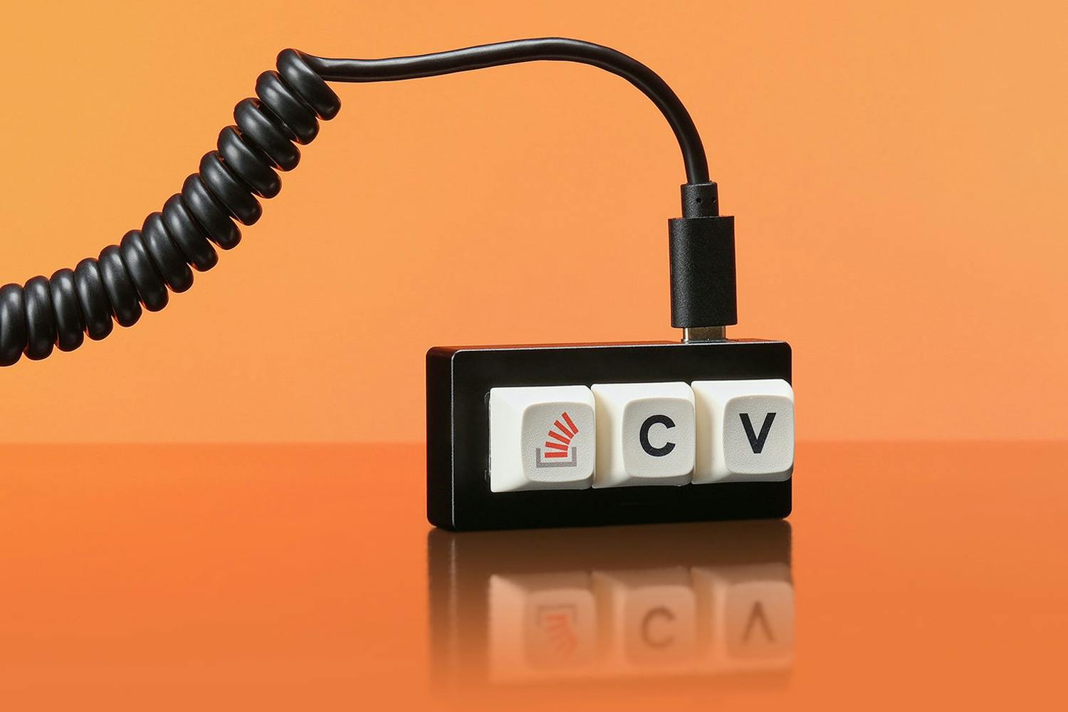 The Key: The Key – copy-paste-näppäimistö, jossa on näppäimet Ctrl + C ja Ctrl + V